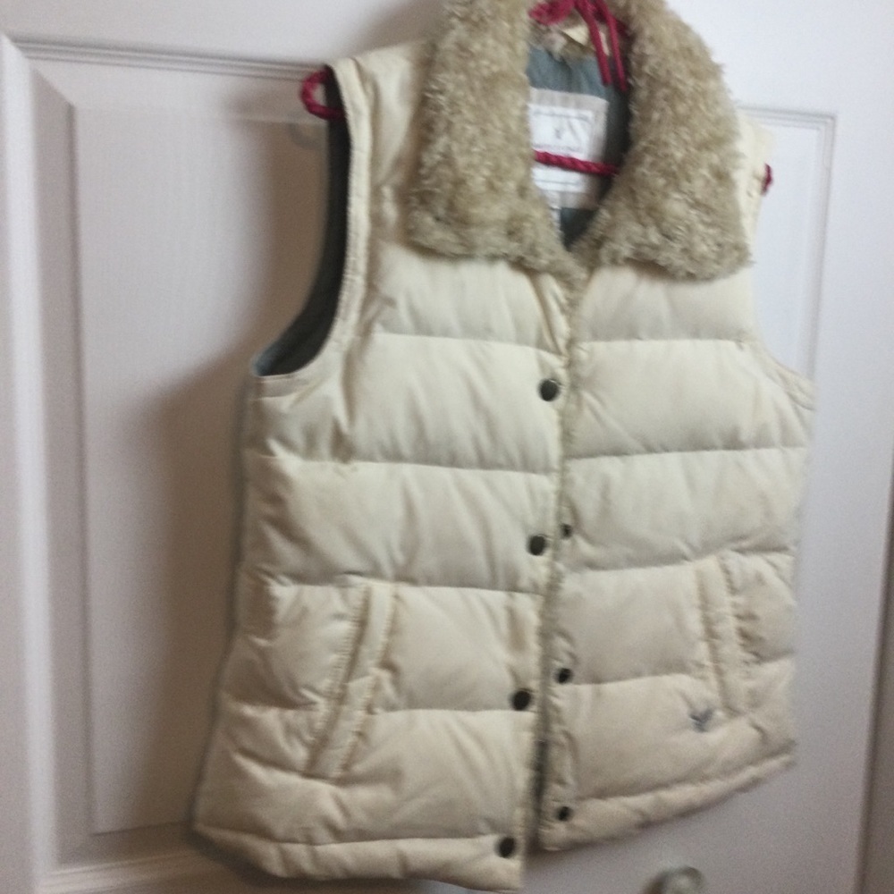 Women's Cream Puffer Vest with Faux Fur Collar